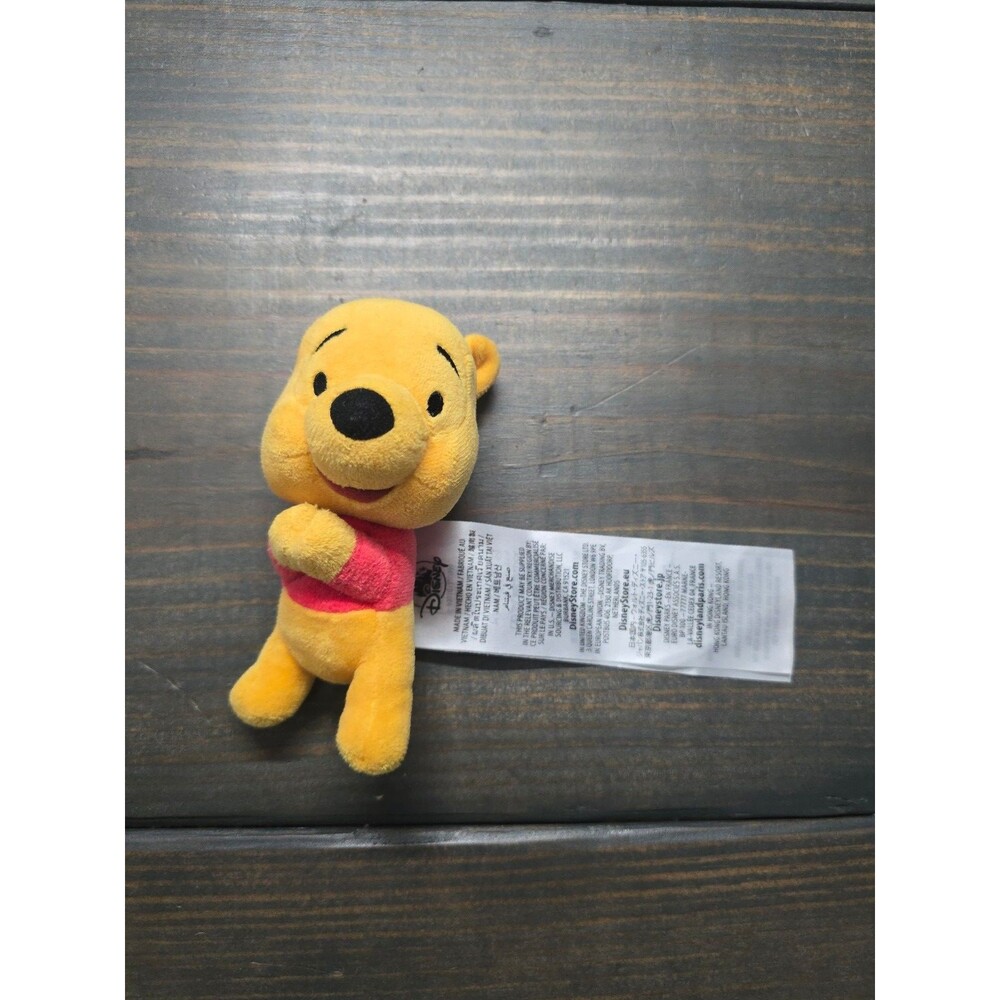 Disney Parks World Winnie The Pooh Magnetic Hands Magnet Clip Plush Stuffed